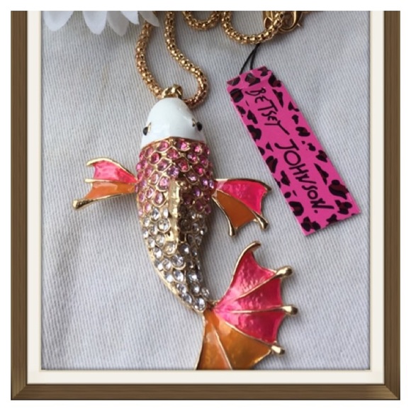 Betsey Johnson Jewelry - 🆒 Betsey Johnson “Caught”